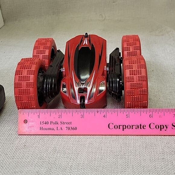 3 Stunt Car Double Side Roll Race Stunt Cars with remotes - Picture 3 of 11